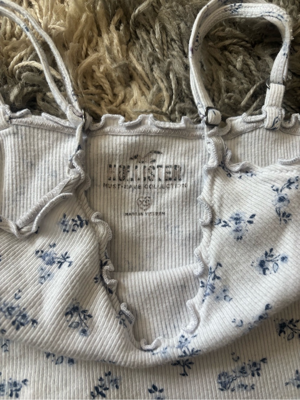 Hollister White Ribbed Cami with Blue Floral Print - Picture 2 of 2